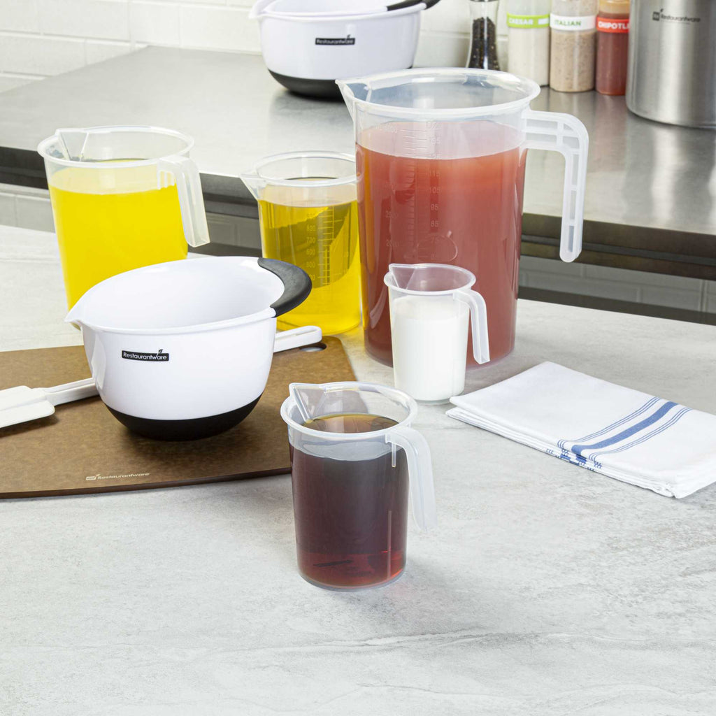Chef 101 16 oz (2 cups) Clear Plastic Measuring Cup - 4 1/4" x 3 1/2" x 5" - 1 count box