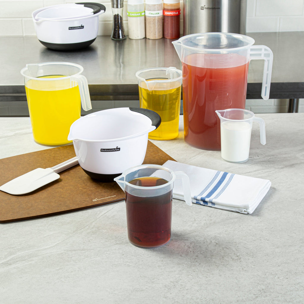 Chef 101 16 oz (2 cups) Clear Plastic Measuring Cup - 4 1/4" x 3 1/2" x 5" - 10 count box