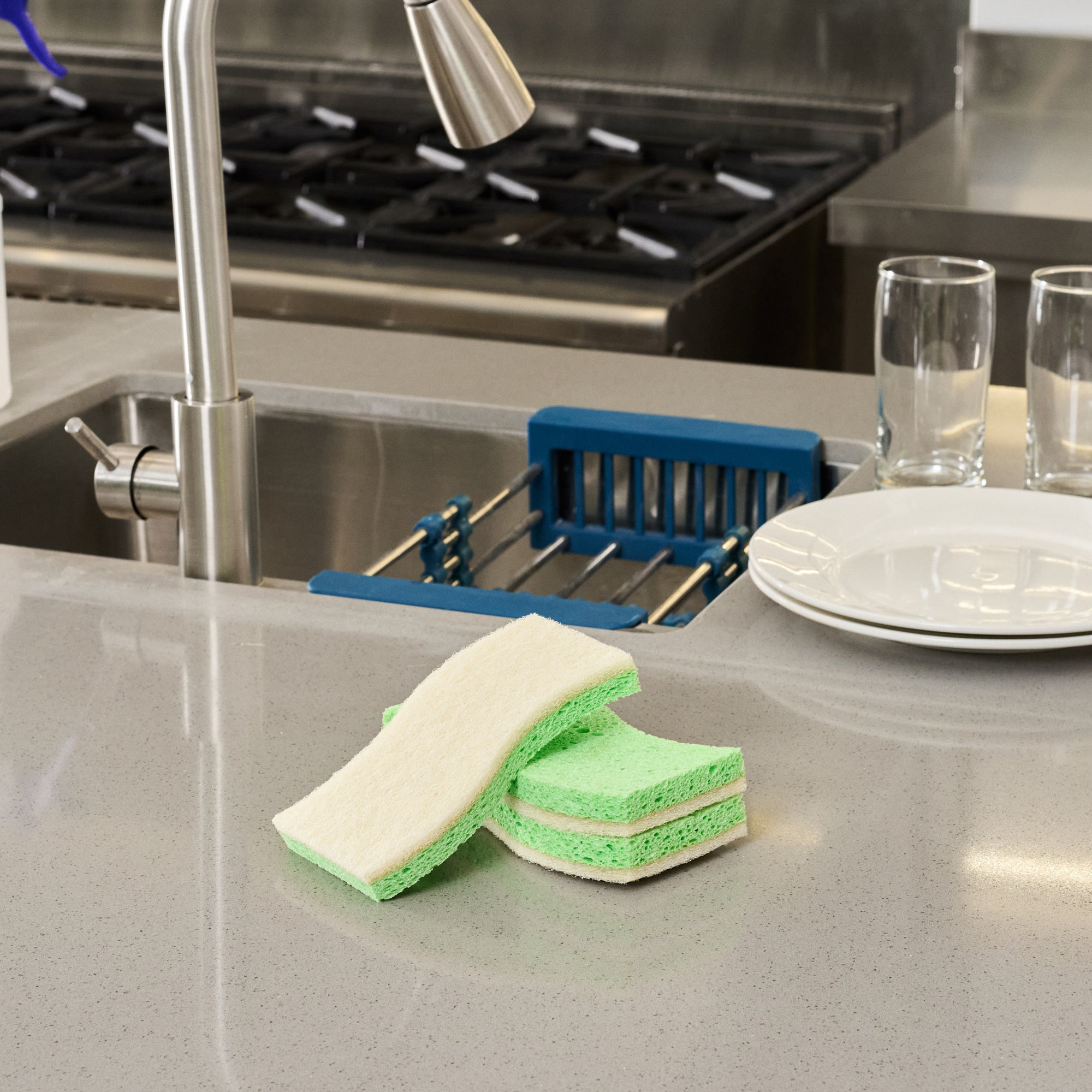 Clean Tek Professional Green Cellulose Sponge / White Light-Duty Scouring Pad Combo - 6" x 3 1/2" x 3/4" - 60 count box