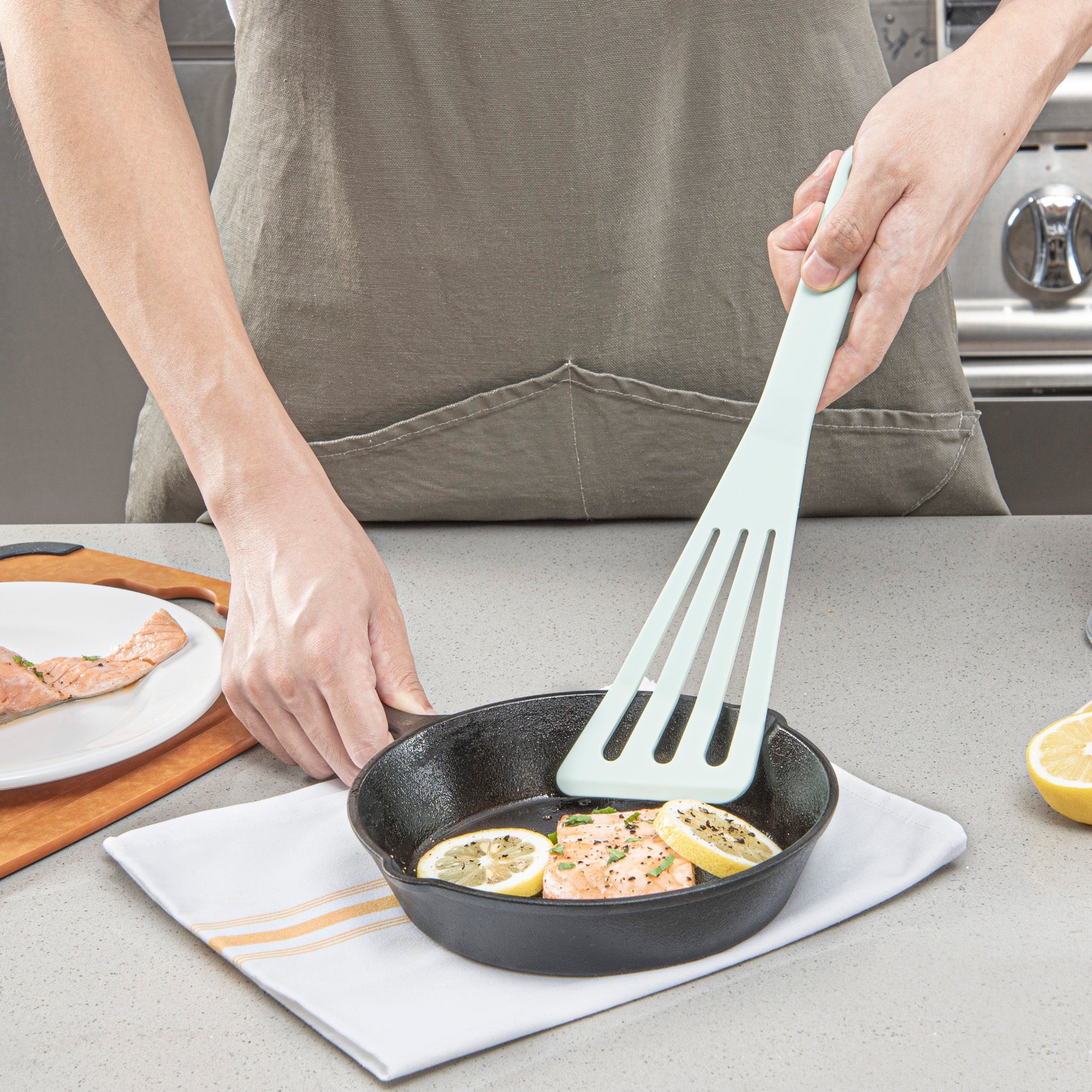 Met Lux Teal Silicone High Temperature Slotted Turner / Spatula - 12 1/4" - 200 count box